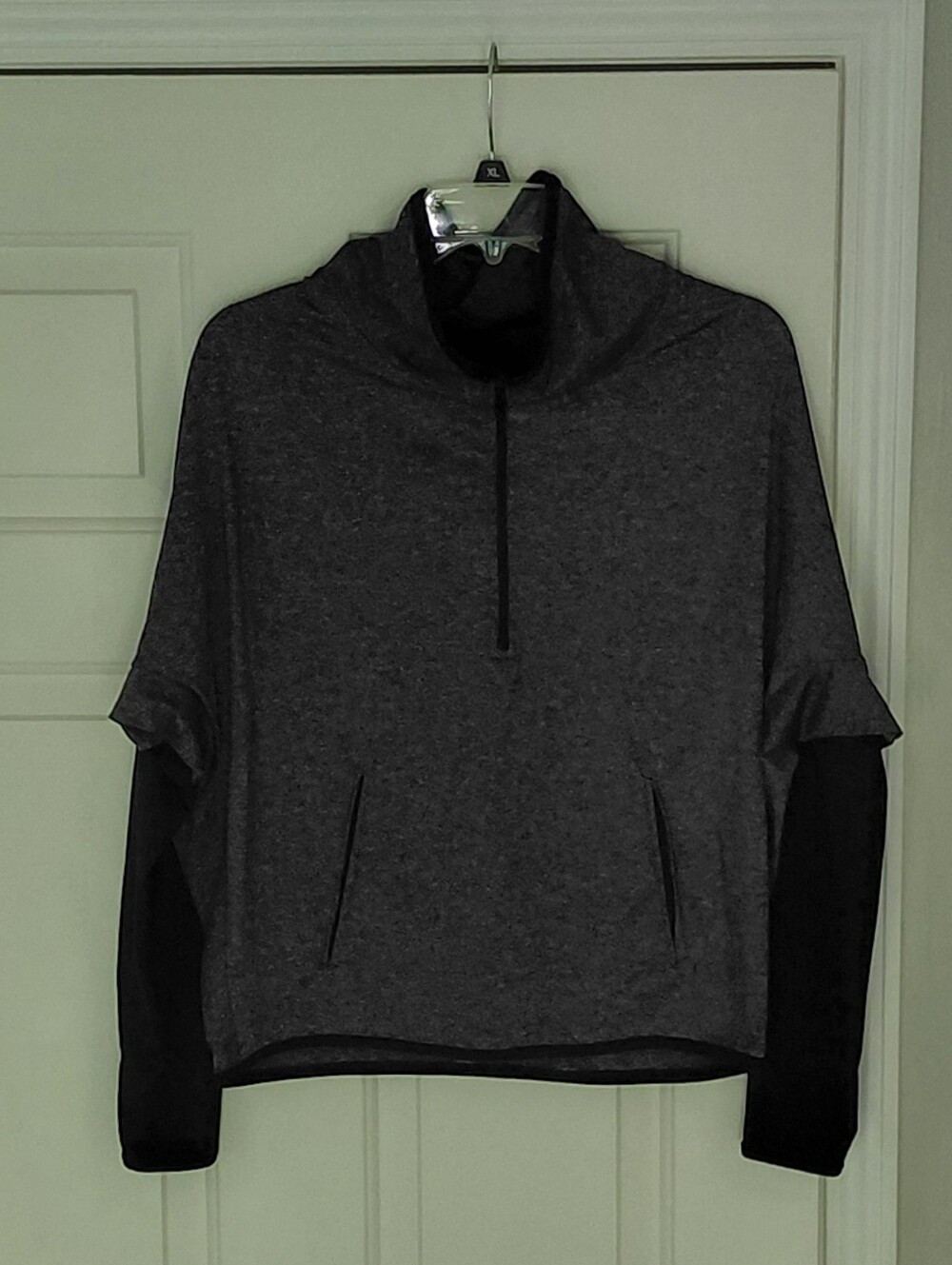 Aeropostale Gray Black 3/4 Zip Pocket Athletic Workout High Neck Shirt Size M